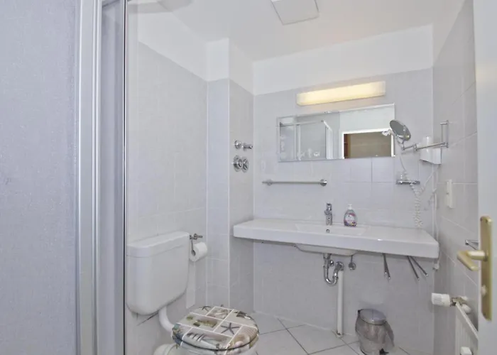 Appartementanlage Eldena 04 *